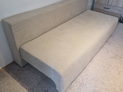 Vand canapea extensibila, dulap haine, biblioteca, comoda, set masa+scaune